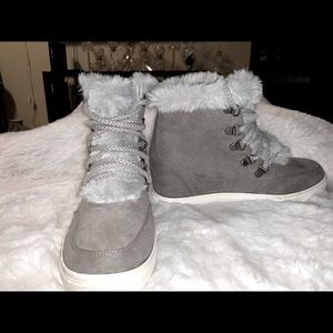 Madden Girl Gray Fur Boots Size 6
